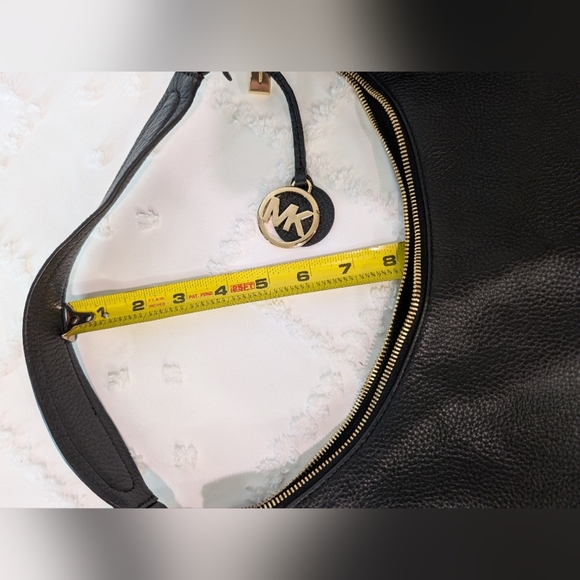 Michael Kors Lydia Large Black Pebbled Leather Shoulder Bag Hobo Boho Purse MK - Picture 16 of 16
